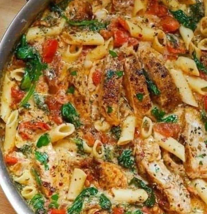 Penne pollo pancetta spinaci