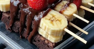 Spiedini di brownie dolci