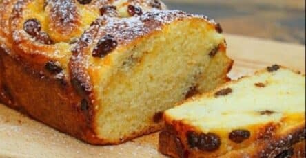 Torta morbida all'uvetta