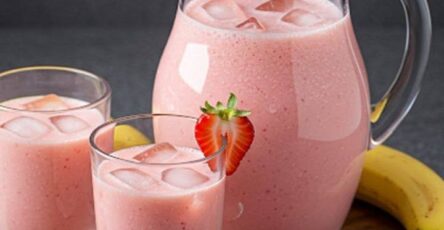Acqua cremosa banane fragole